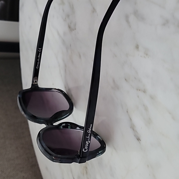 Circus NY Navy Oversize Square Sunglasses - Picture 3 of 3